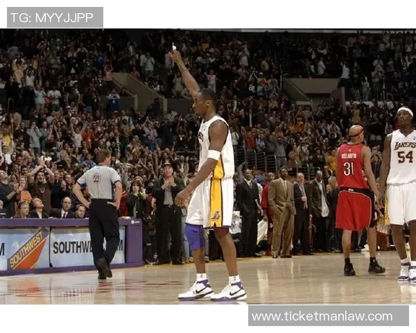 福克斯称阿德巴约创NBA单场得分纪录张伯伦百分传奇缺视频证据